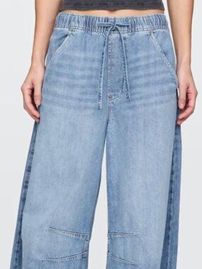 GAP XS PETITE- MID RISE ULTRA SOFT HORSESHOE JEANS- No Tags but Never Worn